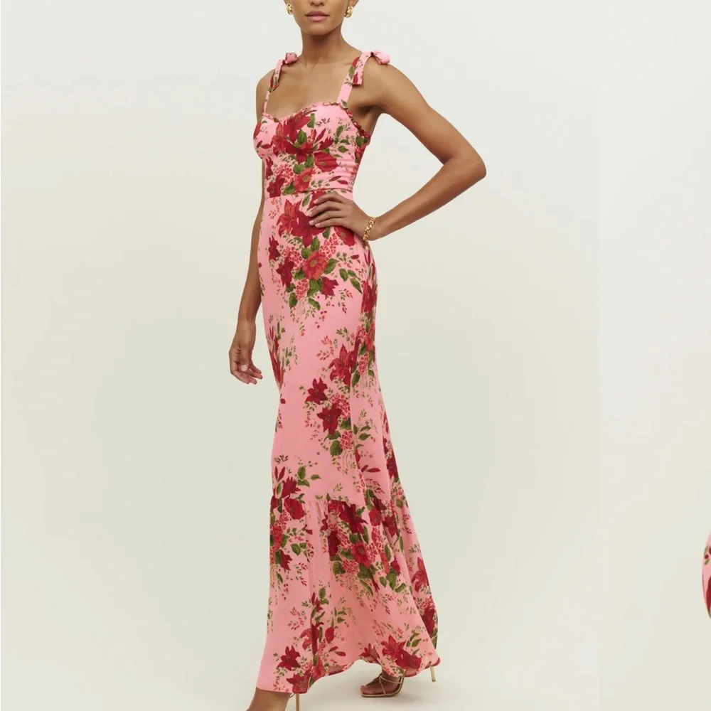 Worn once before Reformation dress that is currently out of stock in size 6 - Picture 5 of 5